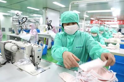 臨危受命轉(zhuǎn)產(chǎn)應(yīng)急物資,家紡企業(yè)扛起責任共同戰(zhàn)&ldquo;疫&rdquo;